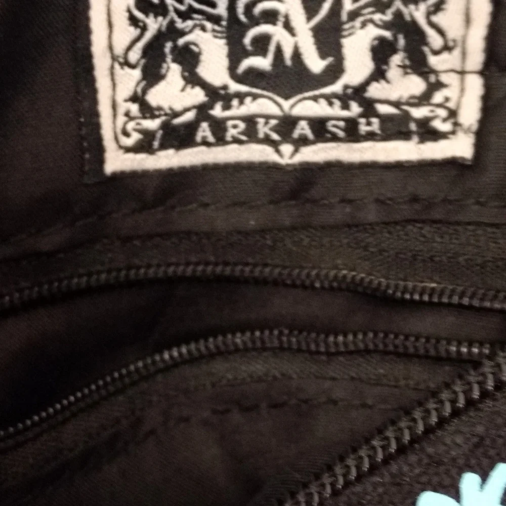 Arkash New York Canvas Crossbody - Picture 5 of 7